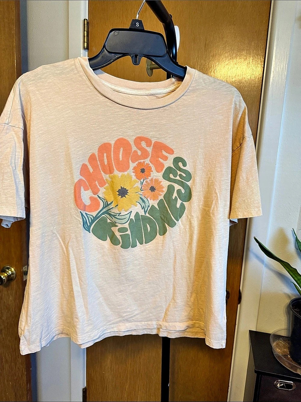 American Eagle Choose Kindness Graphic Tee Cream & Orange Medium
